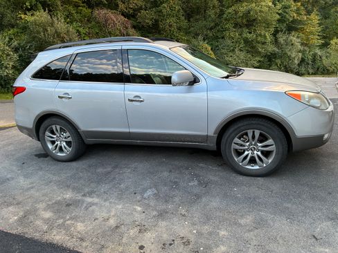 Used 2012 Hyundai Veracruz Limited w/ Navigation Pkg image 1