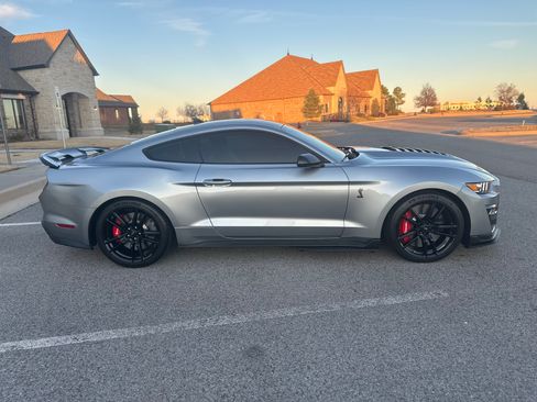 Used 2021 Ford Mustang Shelby GT500 w/ Technology Package image 1
