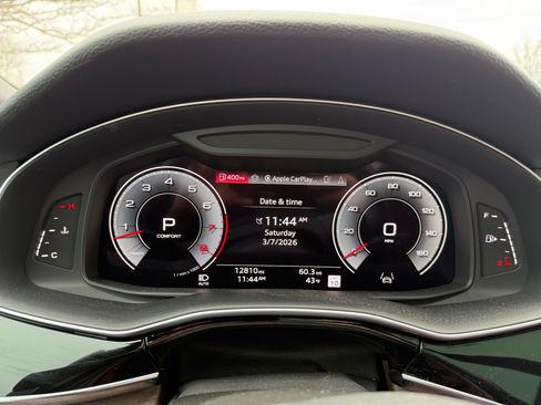 Used 2024 Audi Q8 Premium Plus w/ Premium Plus Package image 28