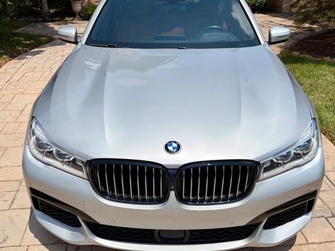 Used 2019 BMW 750i xDrive w/ Executive Package AWD/4WD image 1