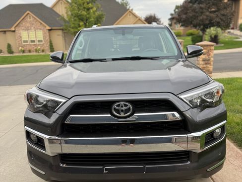 Used 2018 Toyota 4Runner Limited AWD/4WD image 4