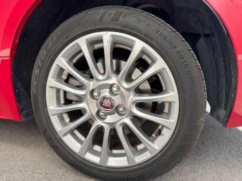 Used 2018 FIAT 124 Spider Classica w/ Technology & Siriusxm Group image 26