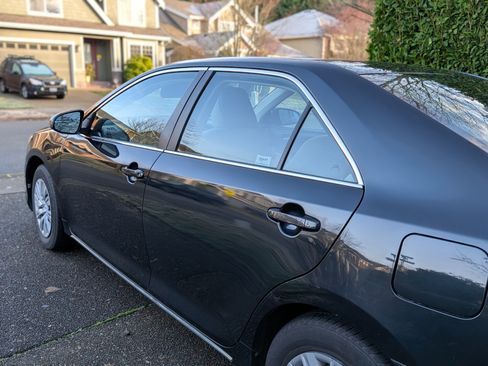 Used 2012 Toyota Camry LE image 4