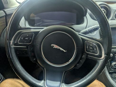 Used 2016 Jaguar XJ Supercharged image 18