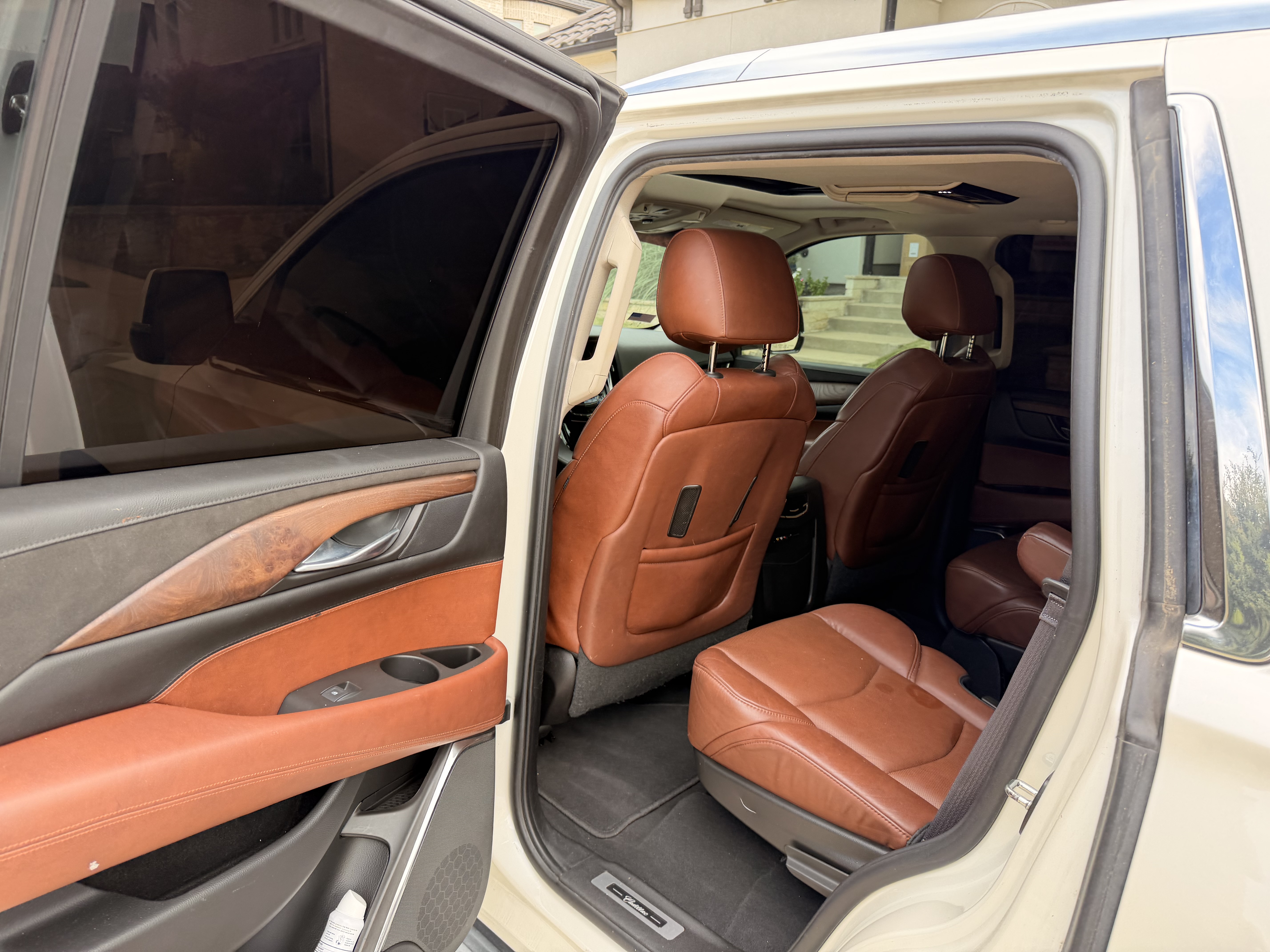 Used 2015 Cadillac Escalade Luxury AWD/4WD image 24