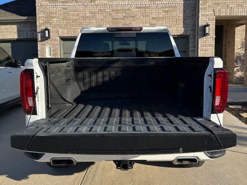 Used 2022 GMC Sierra 1500 AT4 w/ AT4 Preferred Package image 12