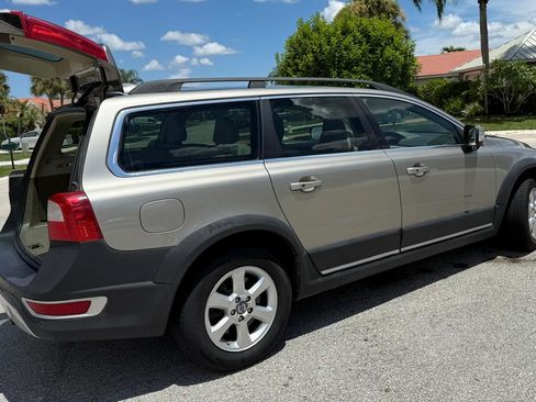 Used 2013 Volvo XC70 3.2 image 5