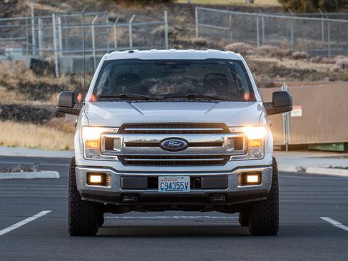 Used 2018 Ford F150 XLT w/ Trailer Tow Package image 2