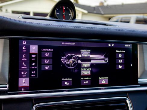 Used 2018 Porsche Panamera 4S image 10