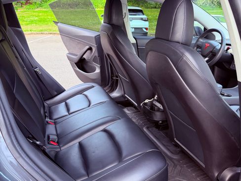 Used 2020 Tesla Model 3 Standard Range Plus RWD image 16