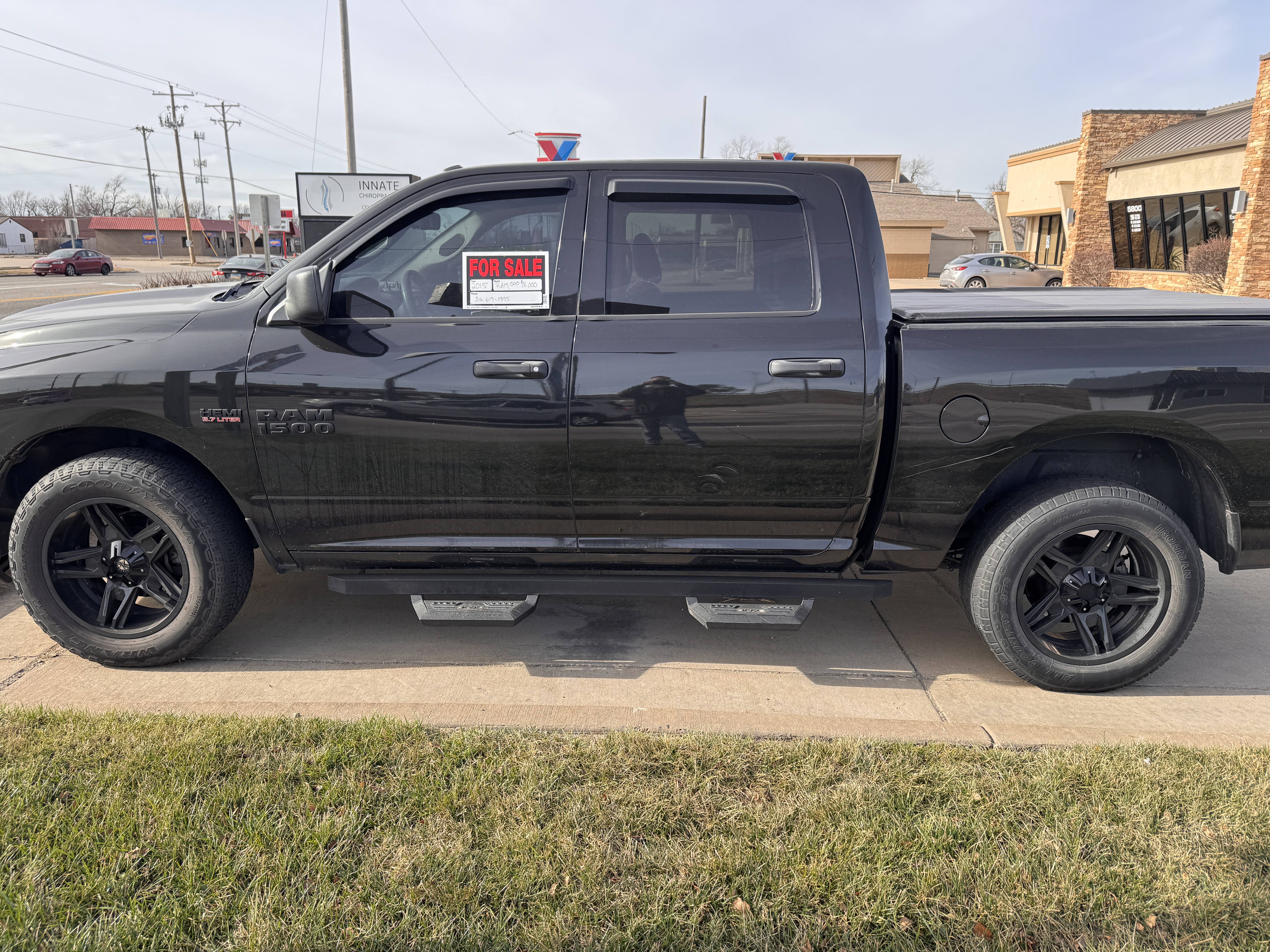 Used 2015 RAM 1500 Express AWD/4WD image 1