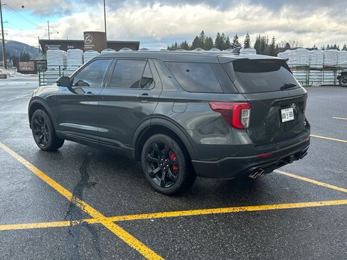 Used 2022 Ford Explorer ST w/ Equipment Group 401A image 4