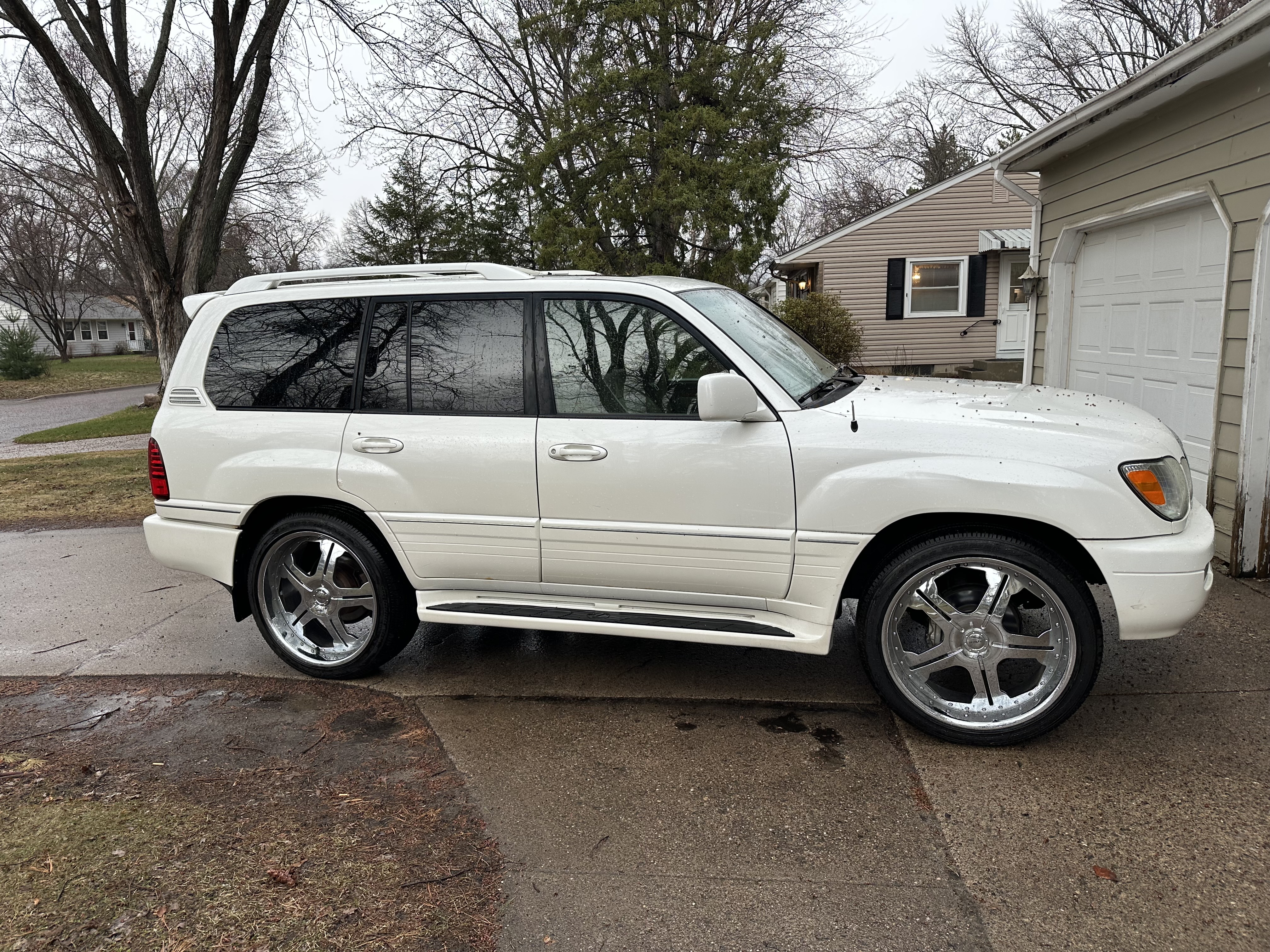 Used 2006 Lexus LX 470 4WD w/ Preferred Accessory Pkg image 10