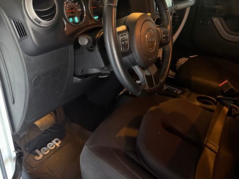 Used 2017 Jeep Wrangler Unlimited Sport w/ Quick Order Package 24S AWD/4WD image 5