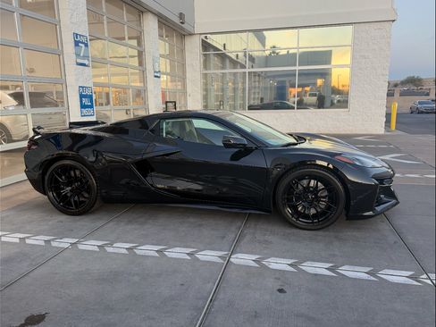 Used 2024 Chevrolet Corvette Z06 image 5
