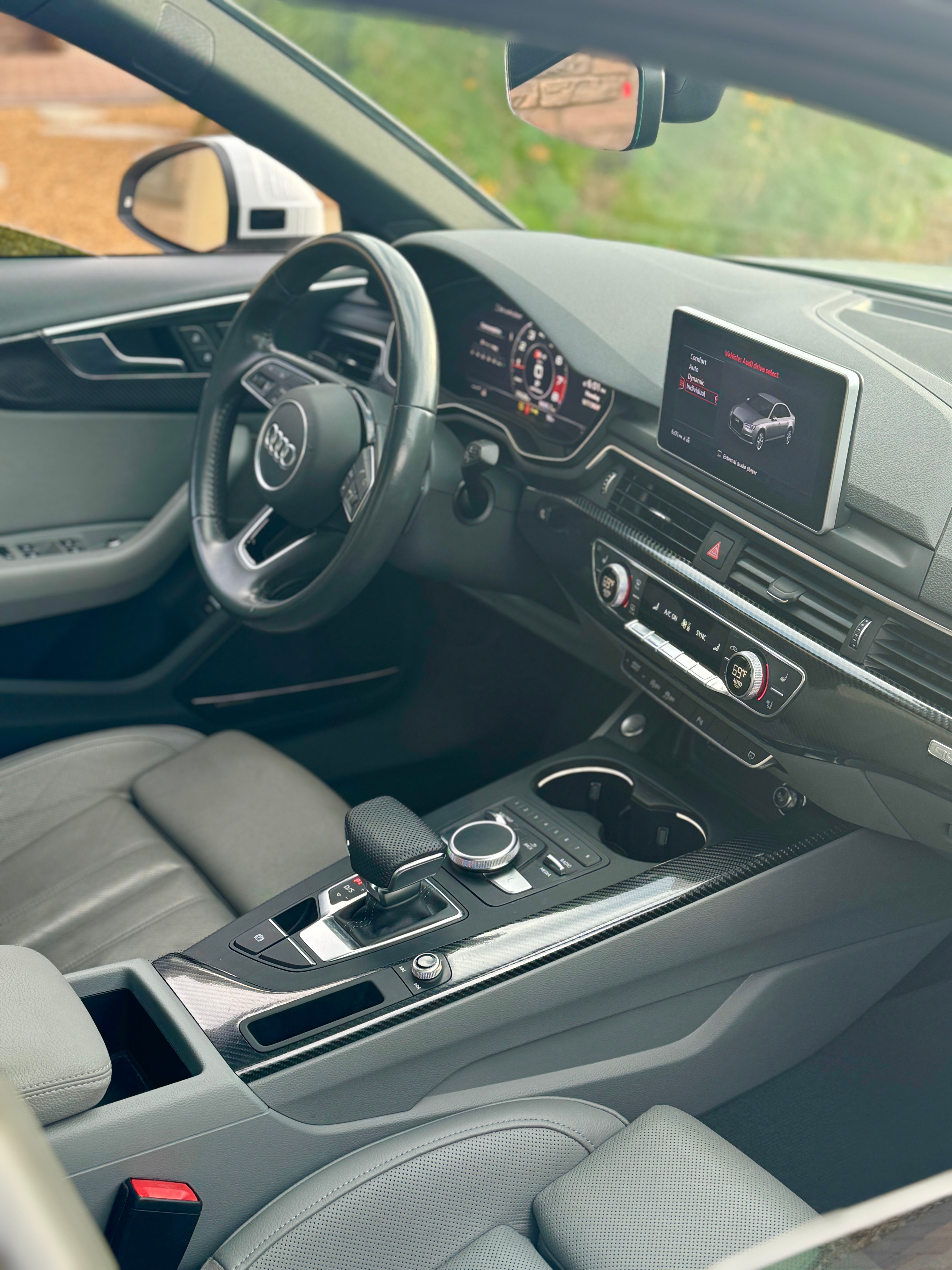Used 2018 Audi A4 2.0T Premium Plus w/ Premium Plus Package AWD/4WD image 5