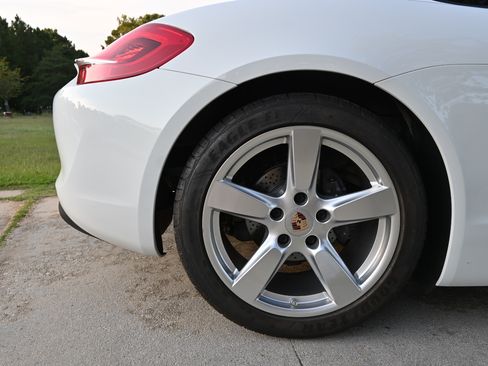 Used 2014 Porsche Cayman RWD image 11