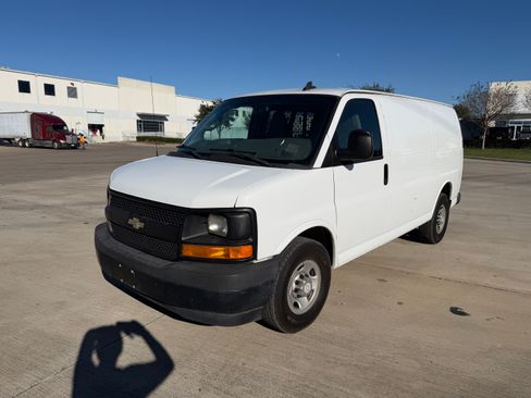 Used 2017 Chevrolet Express 2500 image 1