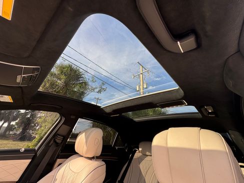 Used 2014 Mercedes-Benz S 550 Sedan image 15