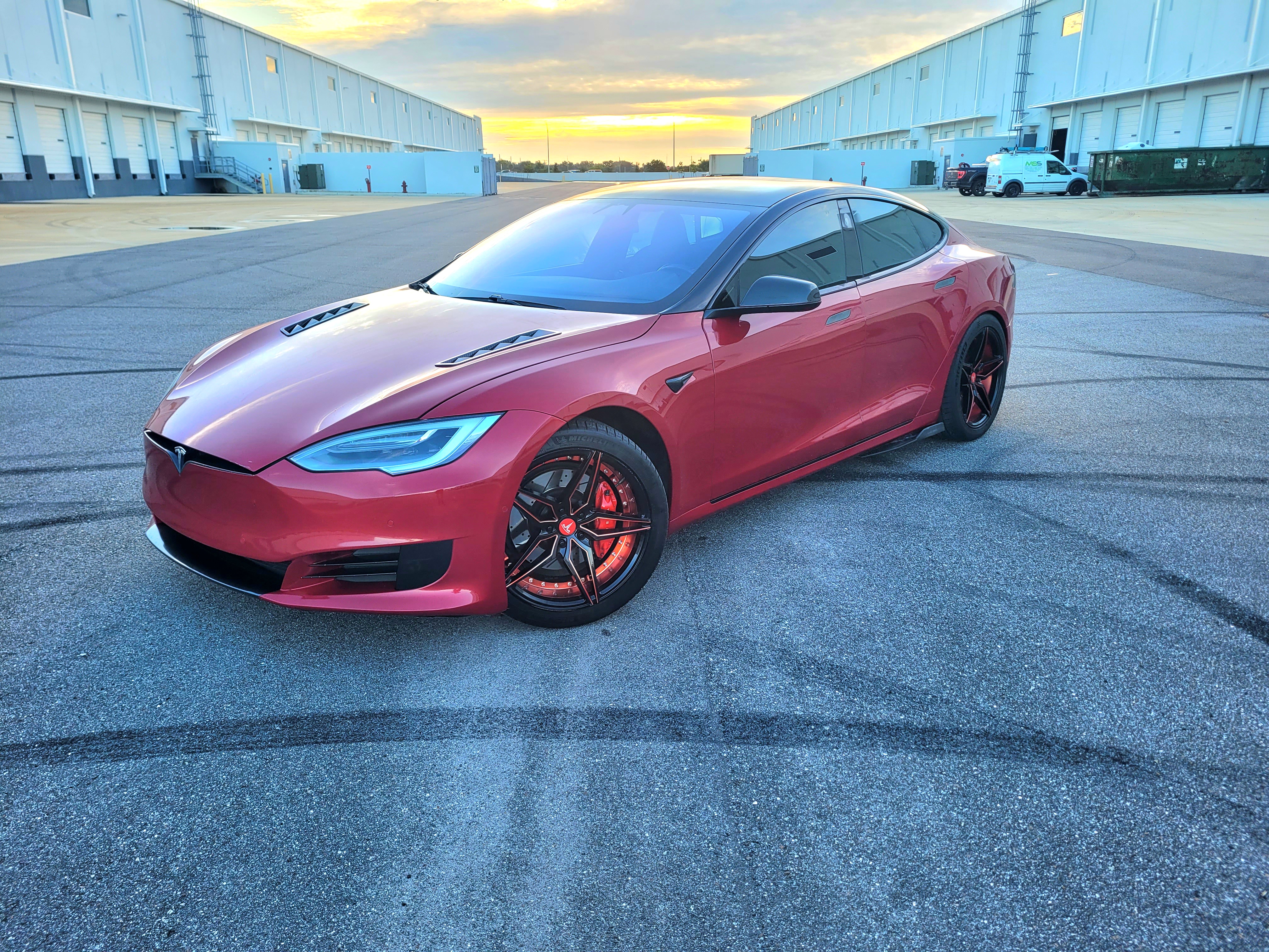 Used 2019 Tesla Model S Performance AWD/4WD image 1