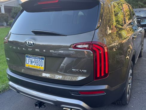 Used 2020 Kia Telluride EX w/ EX Premium Package AWD/4WD image 9