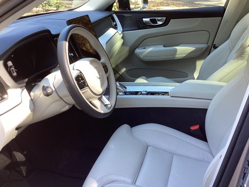 Used 2026 Volvo XC60 B5 Ultra w/ Climate Package AWD/4WD image 12