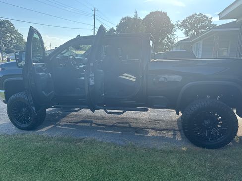 Used 2025 Chevrolet Silverado 2500 LT w/ All Star Edition AWD/4WD image 9