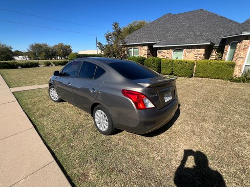 Used 2013 Nissan Versa SV w/ Convenience Pkg image 6