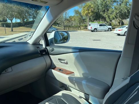 Used 2010 Lexus RX 350 2WD image 17