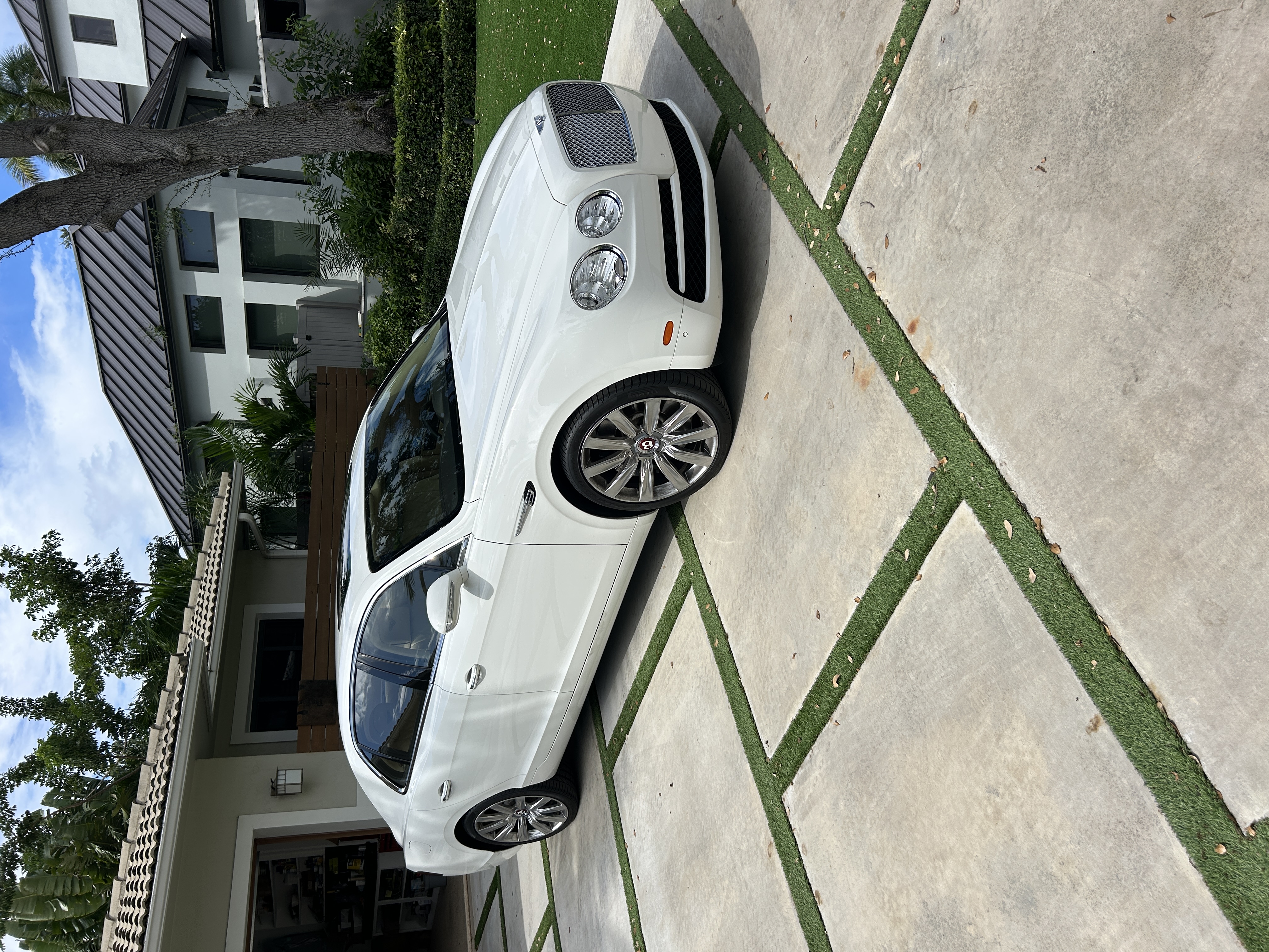 Used 2016 Bentley Flying Spur V8 AWD/4WD image 4