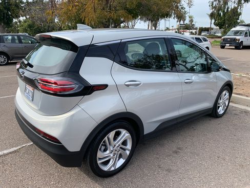 Used 2022 Chevrolet Bolt LT image 9