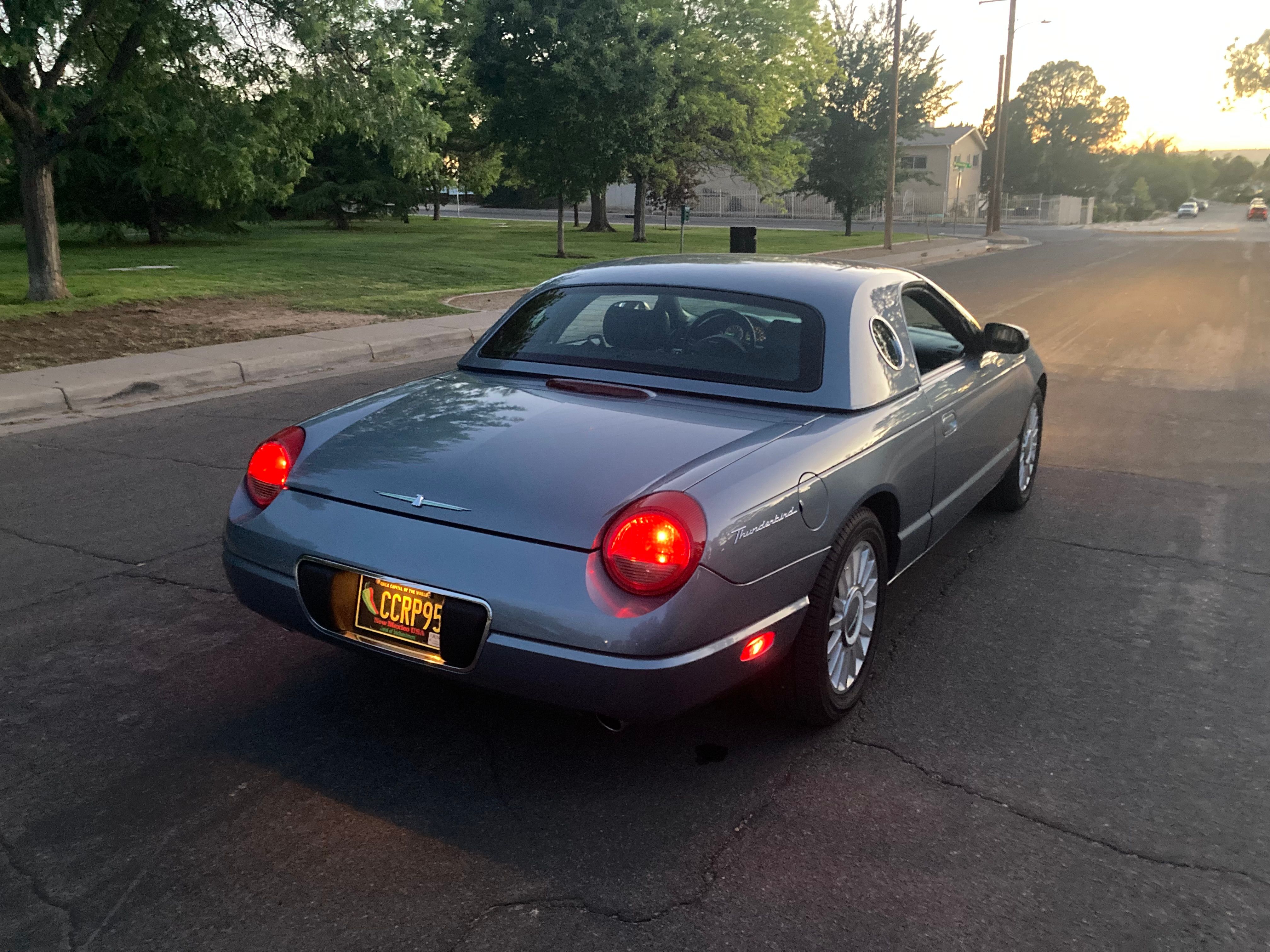 Used 2005 Ford Thunderbird RWD image 2