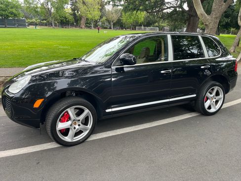 Used 2006 Porsche Cayenne Turbo S image 5