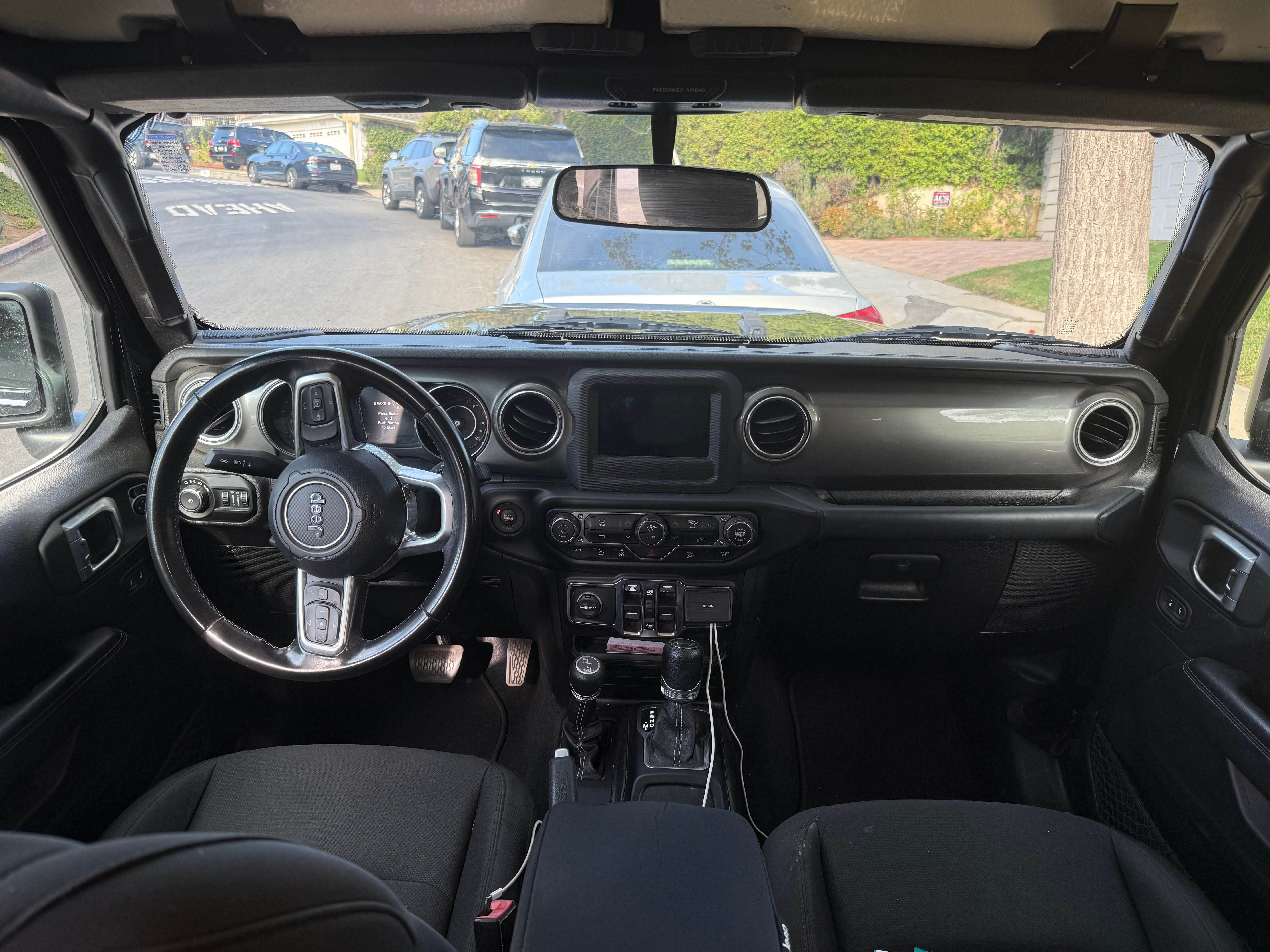 Used 2019 Jeep Wrangler Unlimited Sahara AWD/4WD image 6