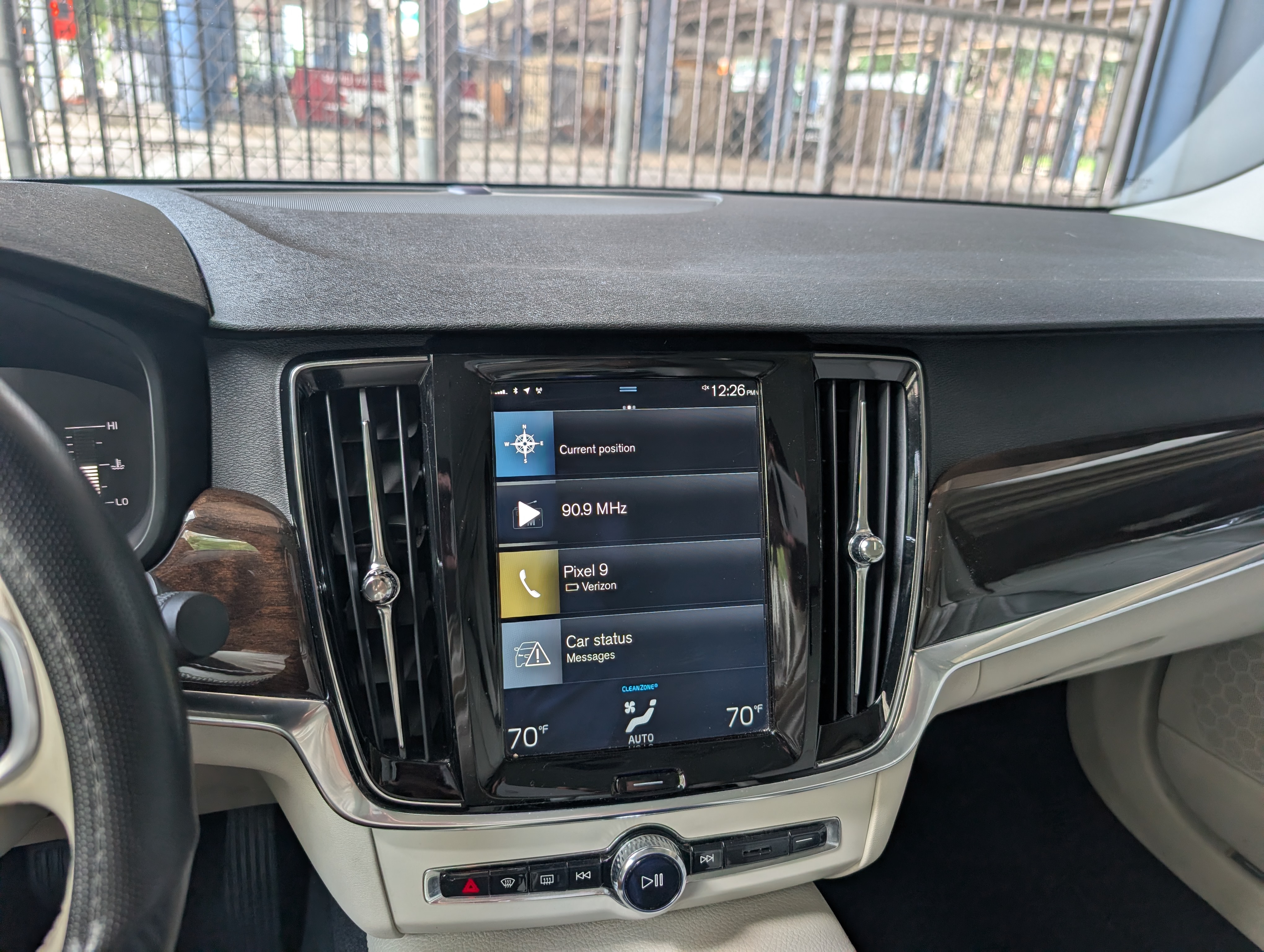 Used 2018 Volvo S90 T5 Momentum FWD image 23