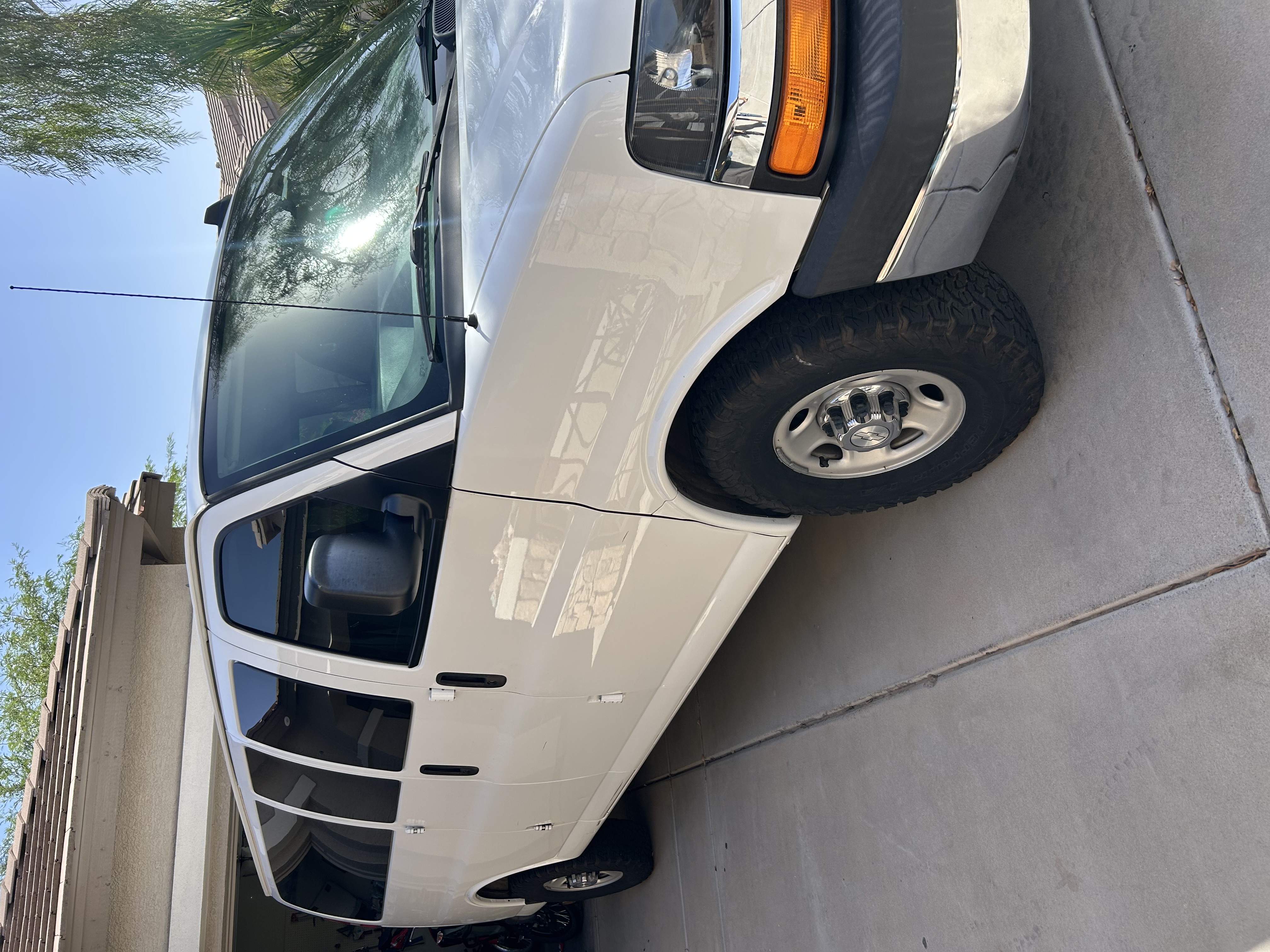 Used 2016 Chevrolet Express 3500 LT w/ LT Preferred Equipment Group RWD image 2