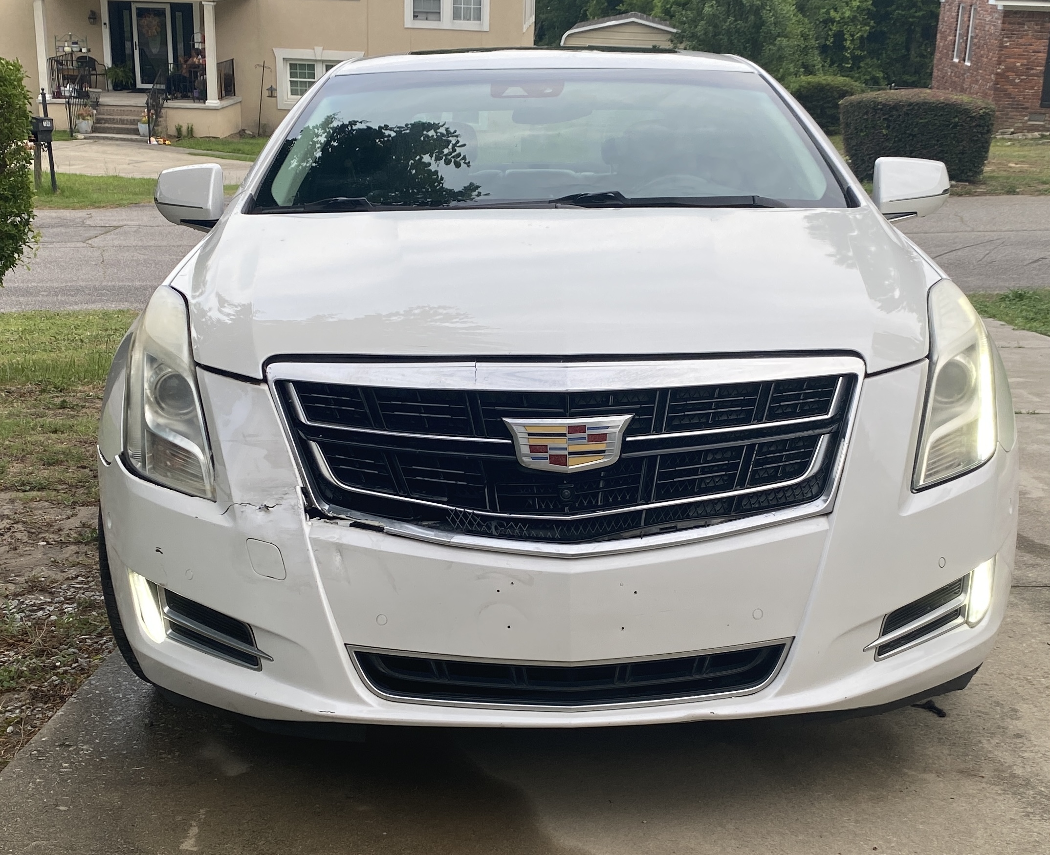 Used 2016 Cadillac XTS Luxury w/ Driver Awareness Package FWD image 5