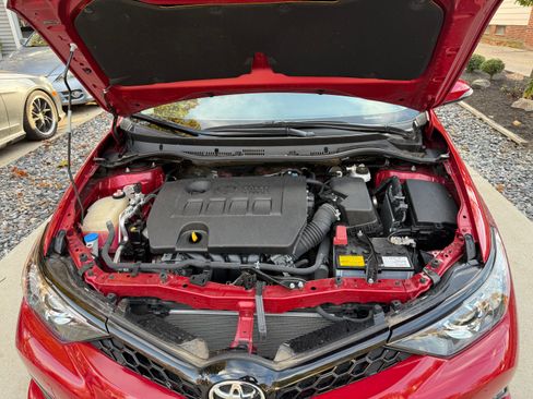 Used 2018 Toyota Corolla iM image 15