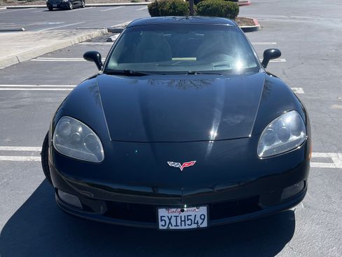 Used 2007 Chevrolet Corvette Coupe w/ Preferred Equipment Group image 2