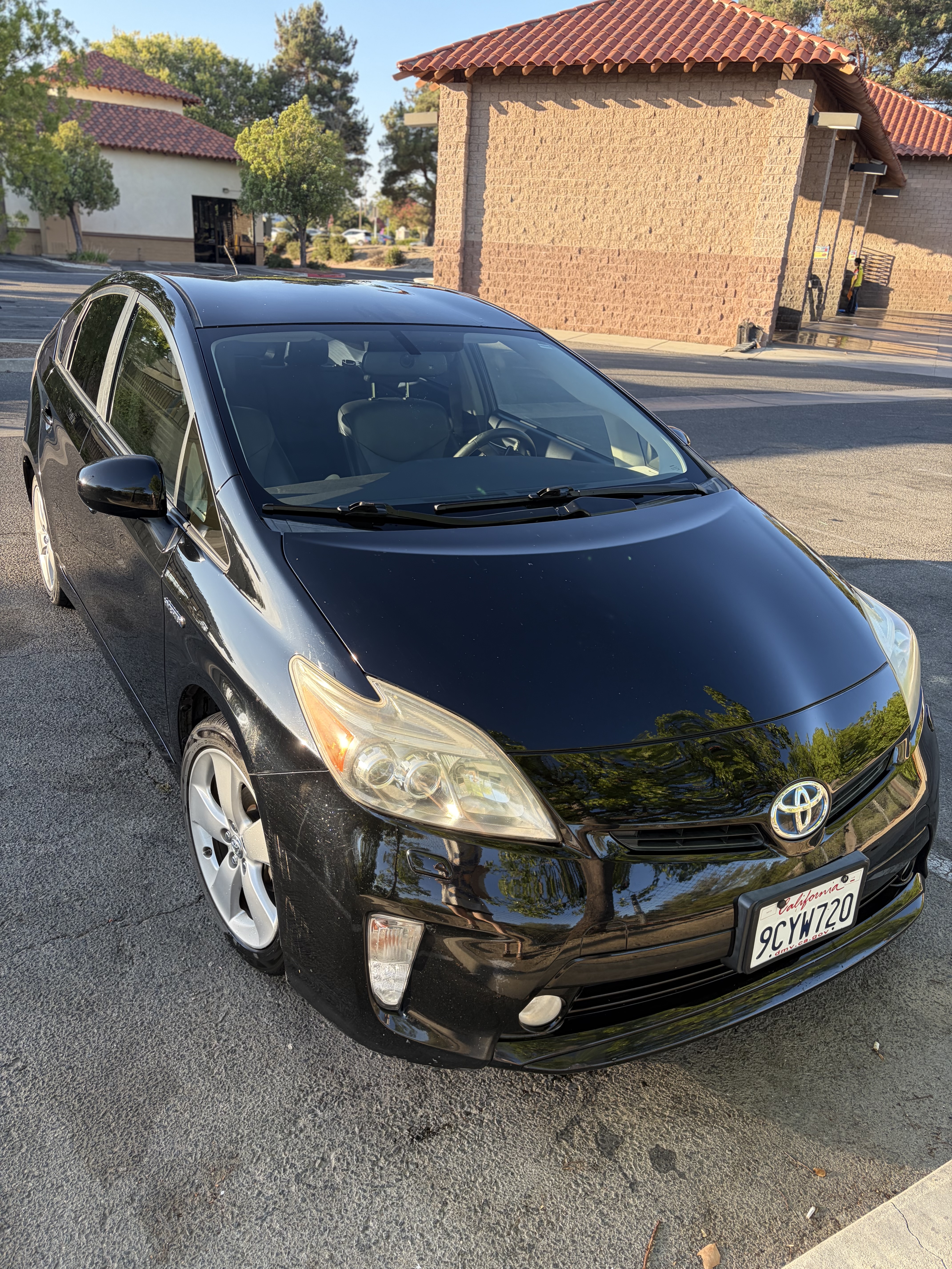 Used 2013 Toyota Prius Five FWD image 1