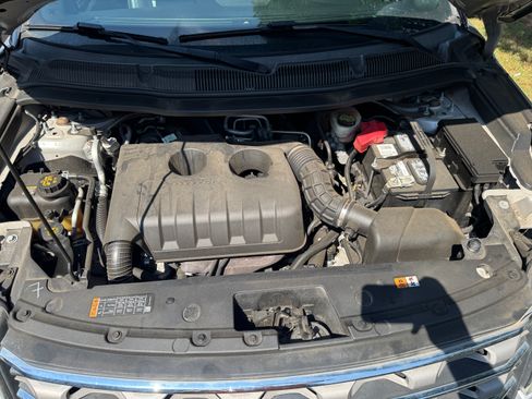 Used 2016 Ford Explorer XLT w/ Equipment Group 202A image 31