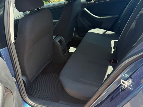 Used 2016 Volkswagen Jetta S image 10