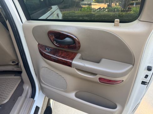 Used 2001 Ford F150 Lariat image 13