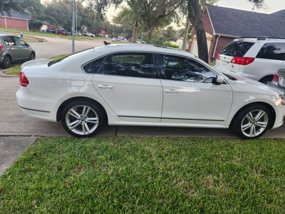 Used 2015 Volkswagen Passat 1.8T SE