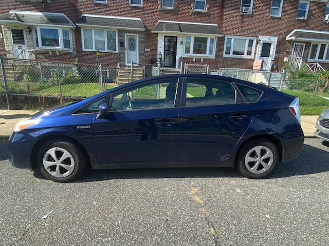 Used 2013 Toyota Prius Two FWD image 4