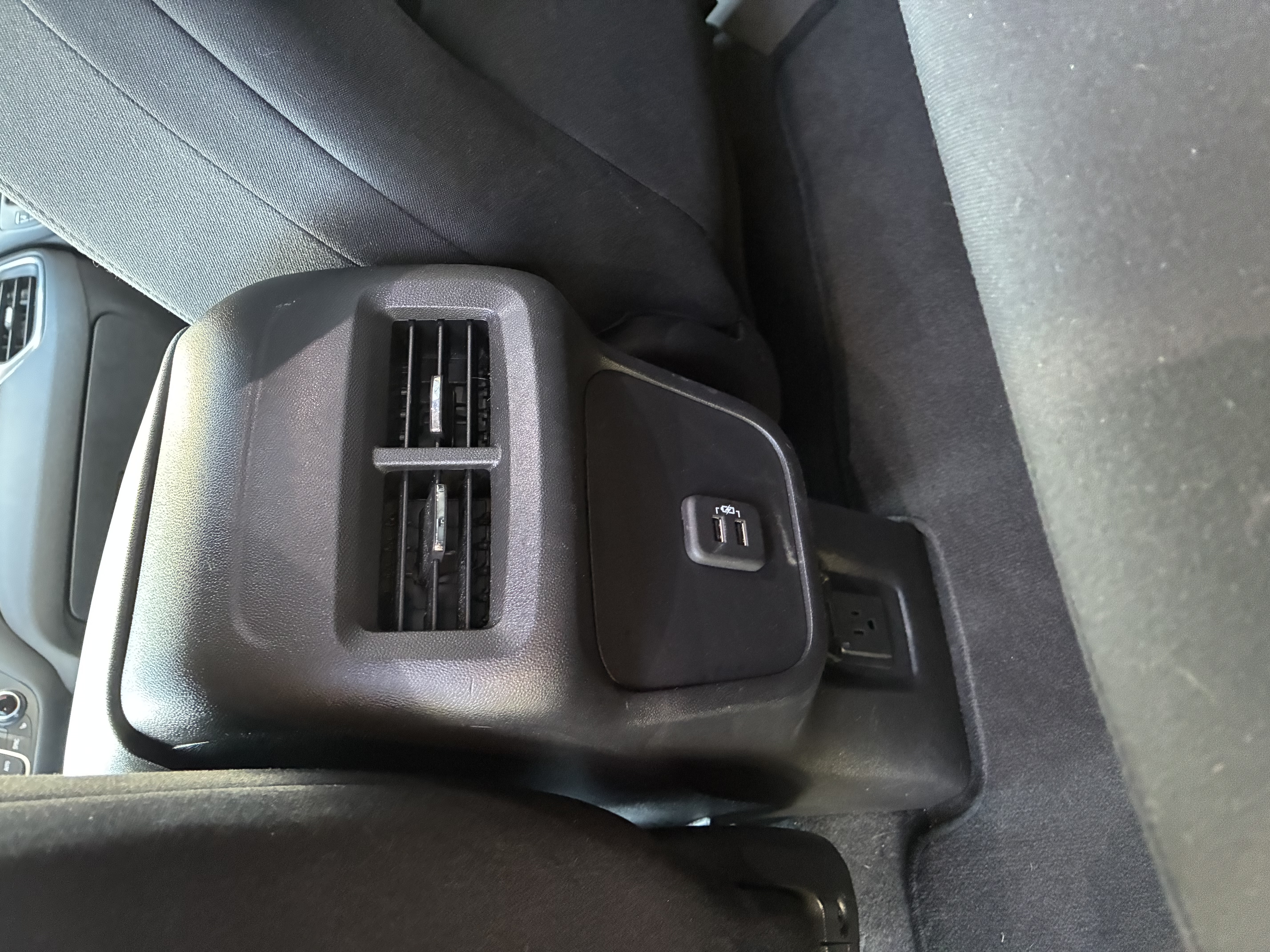 Used 2023 Chevrolet Equinox LT FWD image 15