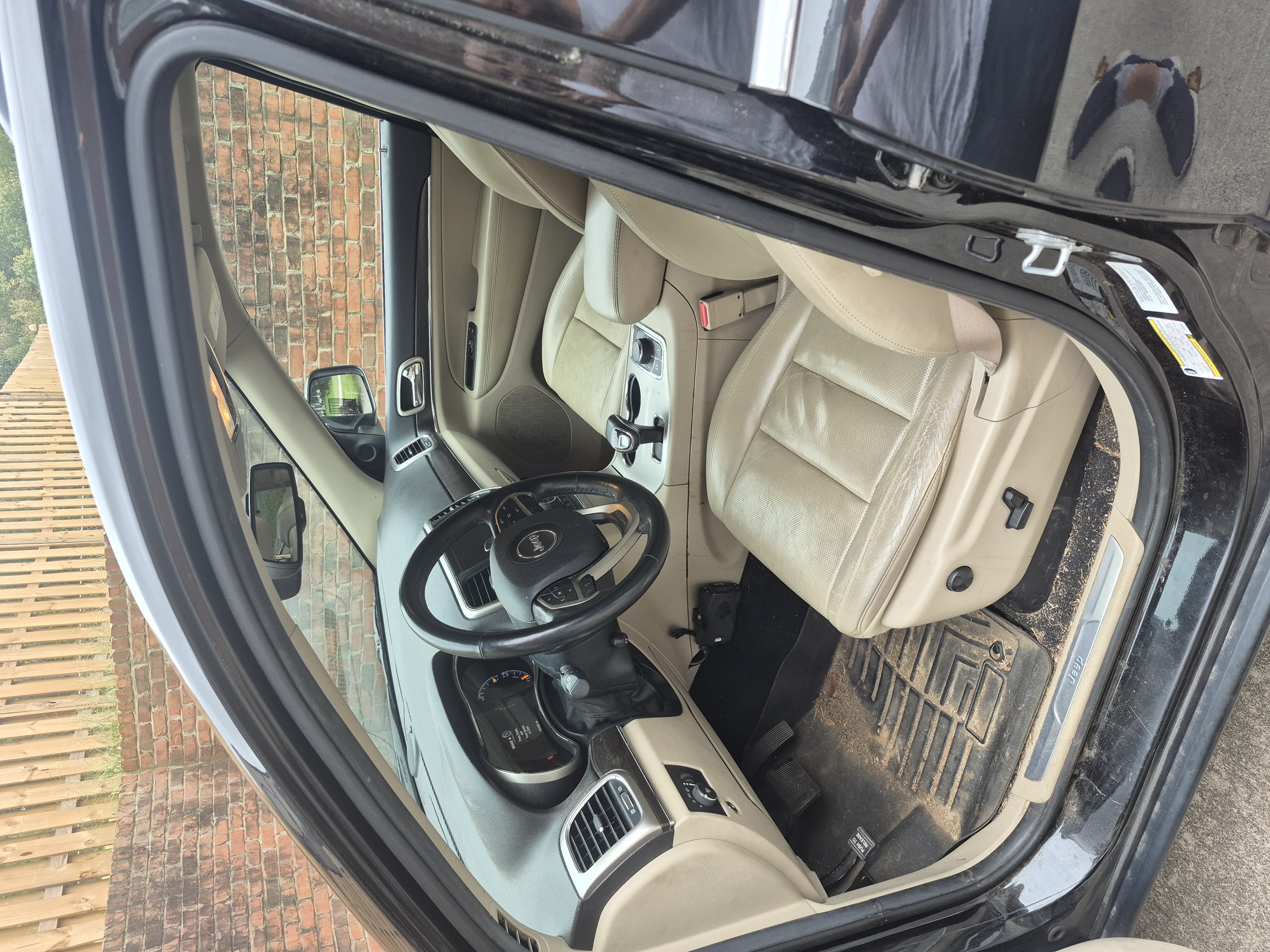 Used 2014 Jeep Grand Cherokee Limited w/ Luxury Group II AWD/4WD image 14