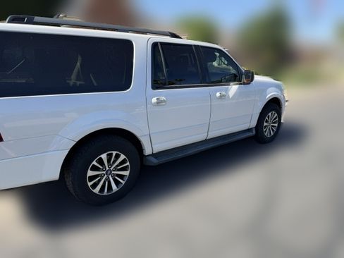 Used 2017 Ford Expedition EL XLT w/ Equipment Group 202A RWD image 12