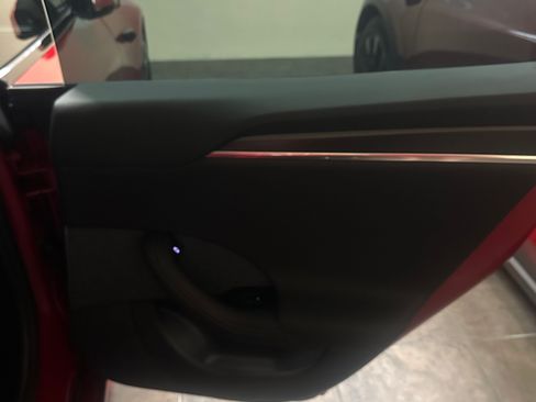 Used 2022 Tesla Model S Plaid image 18