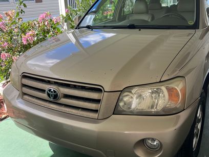 Used 2004 Toyota Highlander 2WD V6